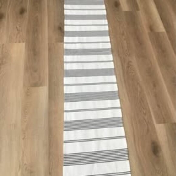 ✨ Navy & Cream Table Runner – Farmhouse/Cottagecore Style ✨ - Picture 2 of 4